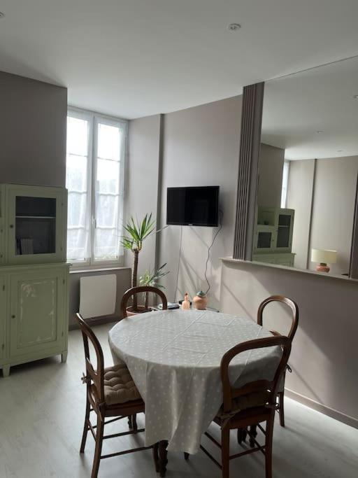 Superbe Appartement Plein Centre Millau Exterior photo